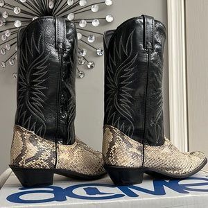 Acme Snakeskin and Leather Cowboy Boots 🤠